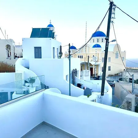 Oldtown Suites Fira Exterior photo