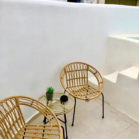 Oldtown Suites Fira Exterior photo